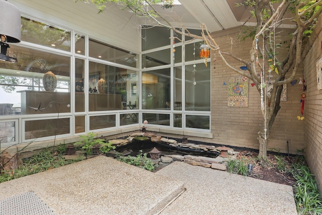 8 River View Pt, Little Rock, AR 72227 - view of sunroom