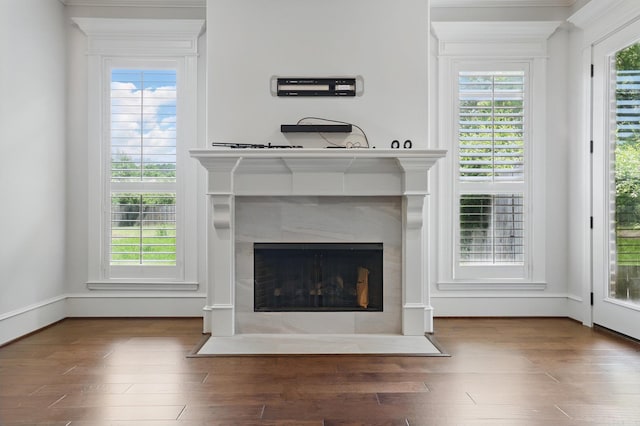 5400 Montgomery Rd, Little Rock, AR 72223 - unfurnished living room featuring wood finished floors and a fireplace