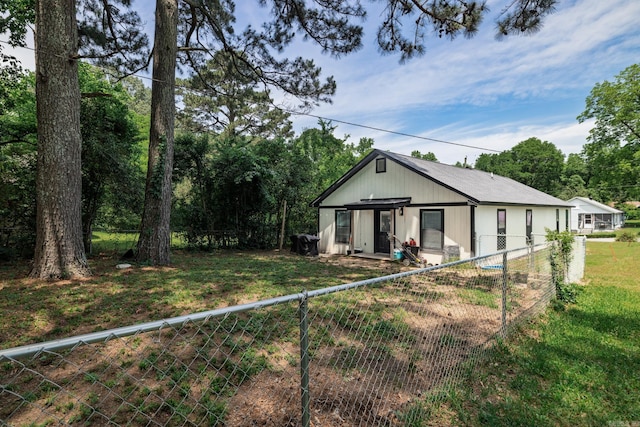 1647 Gresham St, Arkadelphia, AR 71923 - view of front of home