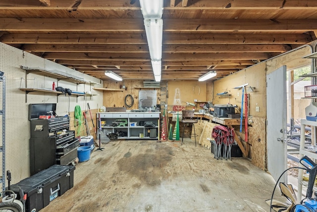 7110 Forest Dale Dr, North Little Rock, AR 72118 - below grade area featuring a workshop area