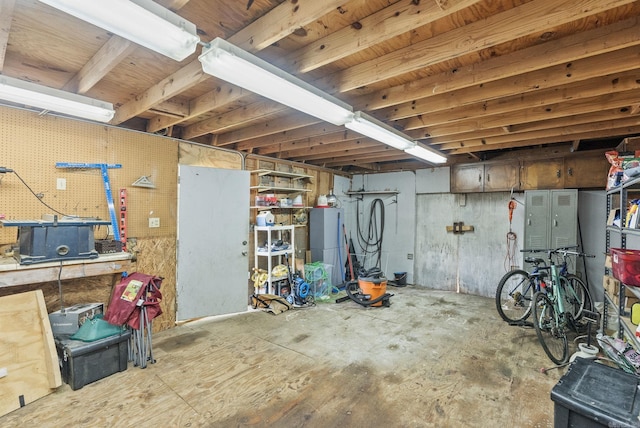 7110 Forest Dale Dr, North Little Rock, AR 72118 - below grade area with a workshop area