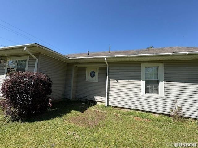405 3rd Ave, Murfreesboro, AR 71958 - entrance to property featuring a lawn