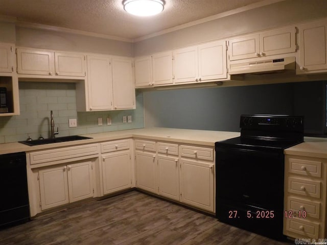 109 Indian Hls Unit C10, Hot Springs, AR 71913 - kitchen featuring black appliances, under cabinet range hood, a sink, ornamental molding, and light countertops