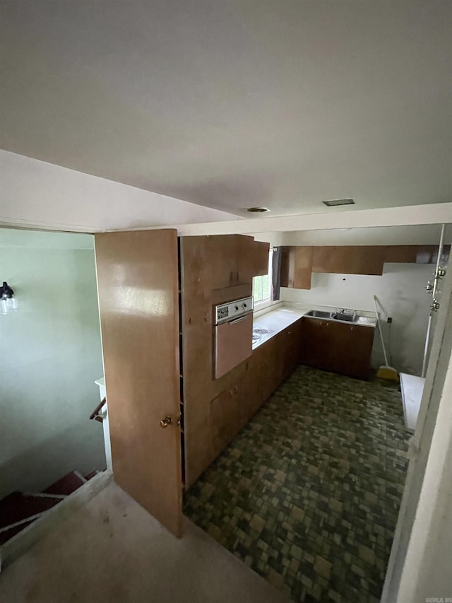 16 Southmont Dr, Little Rock, AR 72209 - kitchen featuring oven