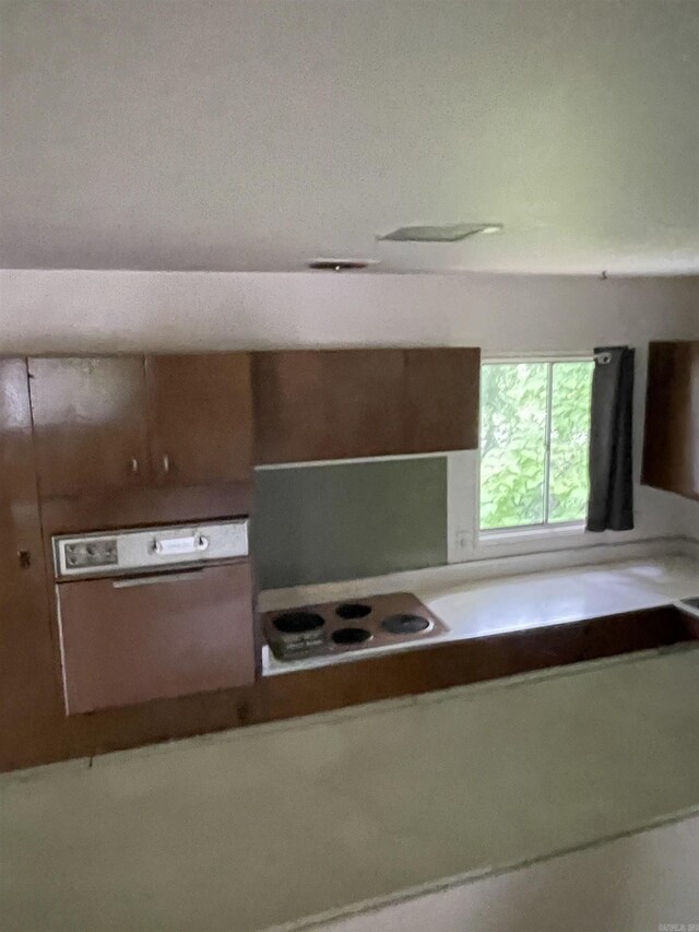 16 Southmont Dr, Little Rock, AR 72209 - kitchen with white electric cooktop