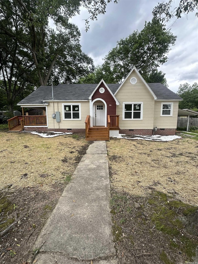 611 N Main St, Malvern, AR 72104 - view of front of house featuring crawl space and a shingled roof