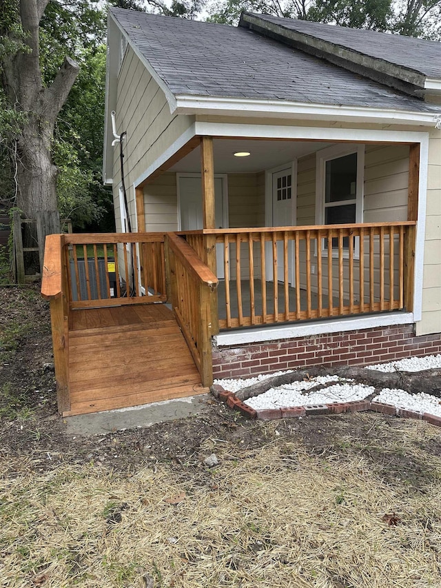 611 N Main St, Malvern, AR 72104 - view of front of house featuring covered porch and a shingled roof