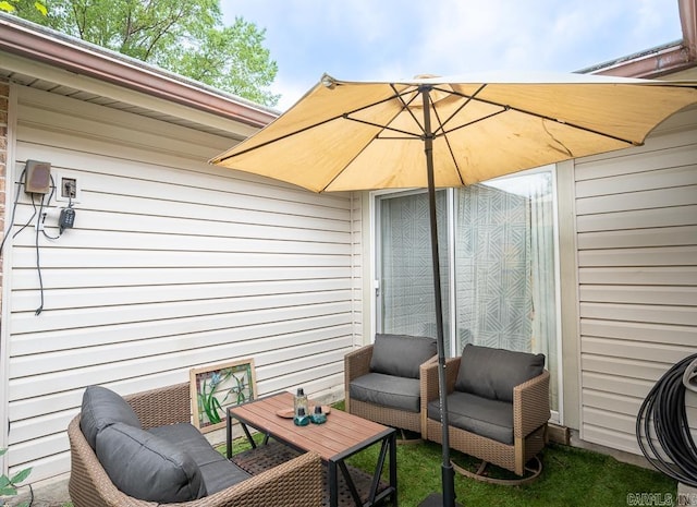 12 Wickford Ln, Little Rock, AR 72212 - view of patio with outdoor dining area