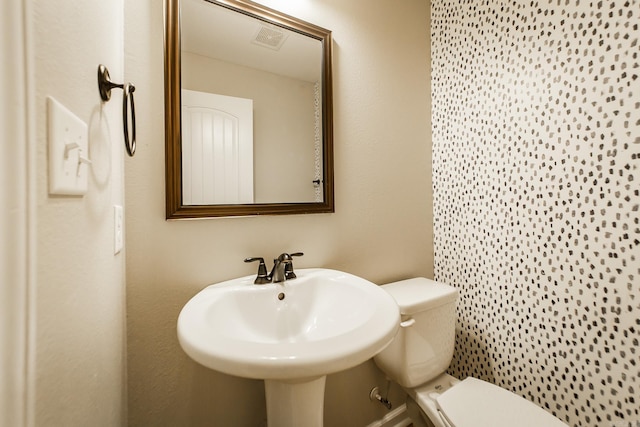 3305 Garden Club Dr, Bryant, AR 72022 - half bath featuring toilet and a sink