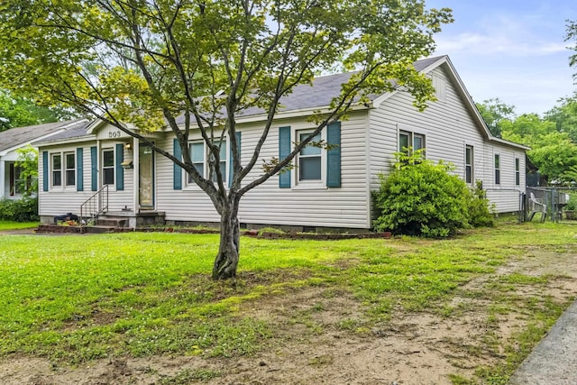 303 Pike Rd, Benton, AR 72019 - view of front of home featuring crawl space