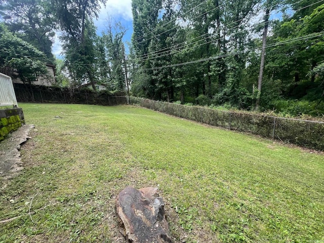 1206 E Twin Lakes Dr, Little Rock, AR 72204 - view of yard
