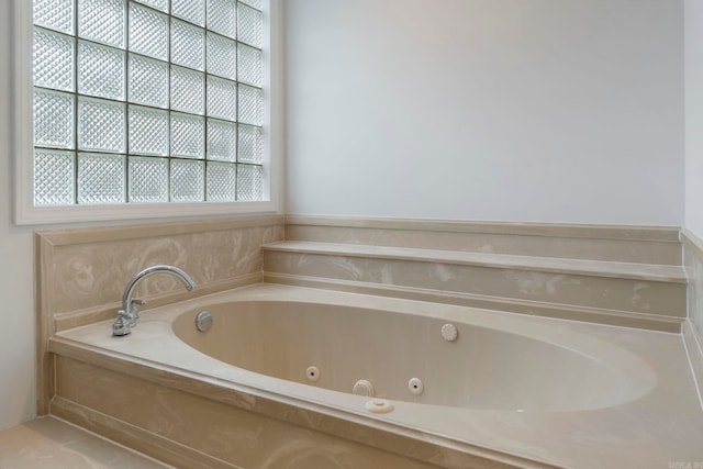 5 Briarstone Dr, Sherwood, AR 72120 - full bath with a jetted tub