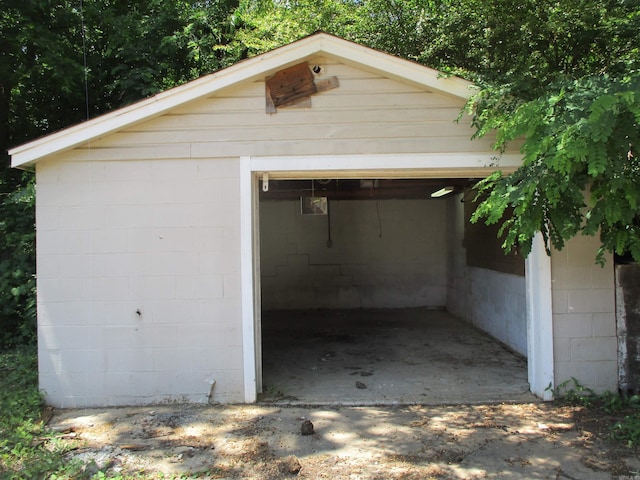 1001 Park St, North Little Rock, AR 72114 - view of garage