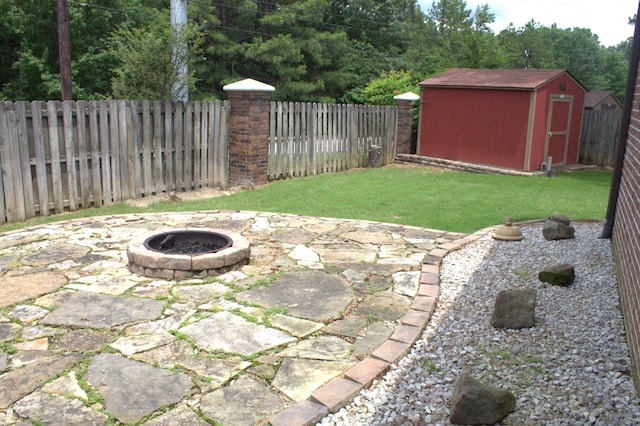 view of patio featuring an outdoor fire pit