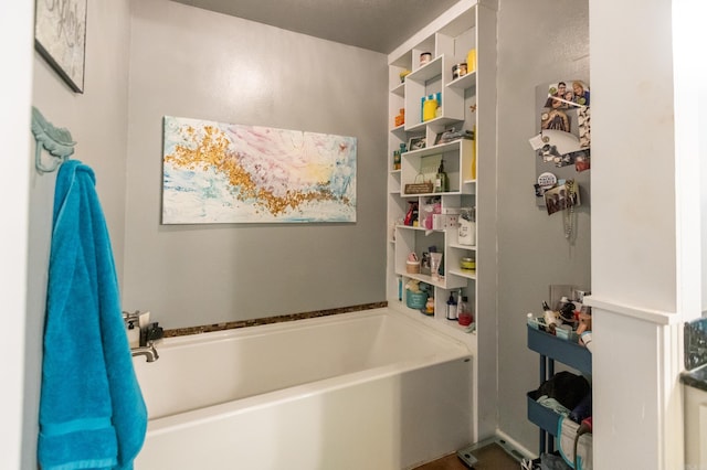 6005 Eagle Creek Rd, North Little Rock, AR 72116 - bathroom featuring a garden tub
