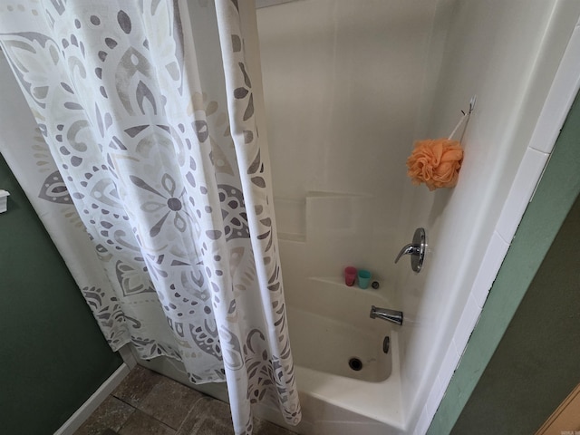 2373 W Rd, Mount Pleasant, AR 72561 - full bath featuring shower / bath combo and baseboards