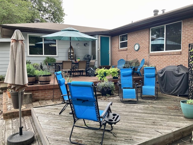 4613 Crestline Dr, North Little Rock, AR 72116 - deck with outdoor dining space and grilling area