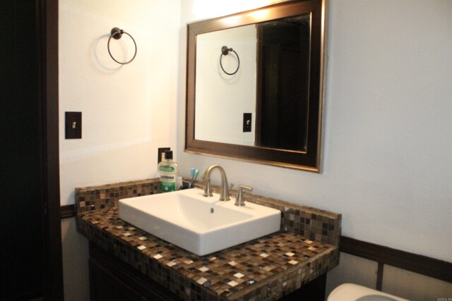 505 Woodland St, Malvern, AR 72104 - half bath featuring vanity
