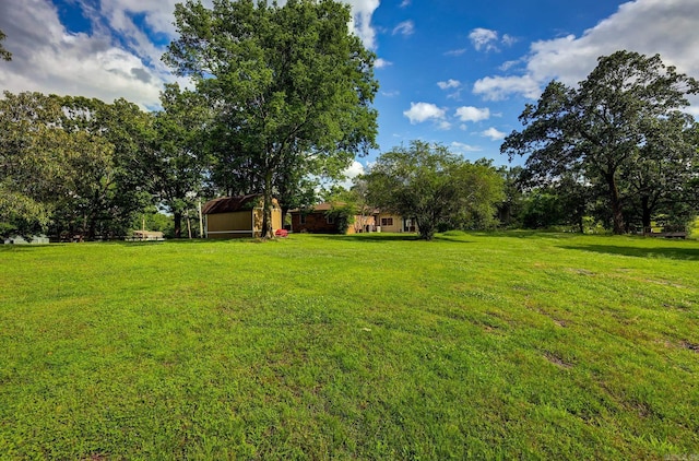 3508 Jack Mann Rd, Little Rock, AR 72210 - view of grassy yard