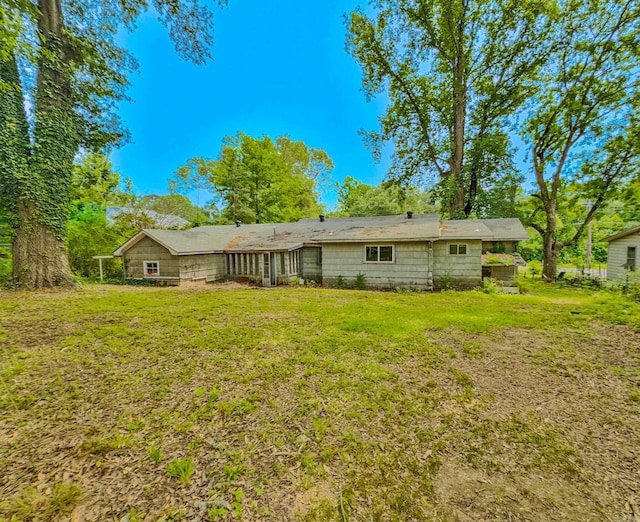 3106 Edison Ave, Benton, AR 72015 - back of property with a lawn