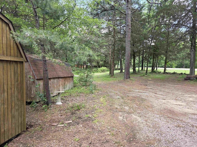 535 Ridgeview Ln, Russellville, AR 72802 - view of yard featuring an outbuilding