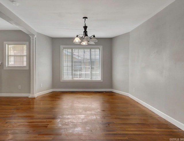 122 Kenwood St, Hot Springs, AR 71913 - unfurnished room featuring wood finished floors, a chandelier, baseboards, and a smoke detector