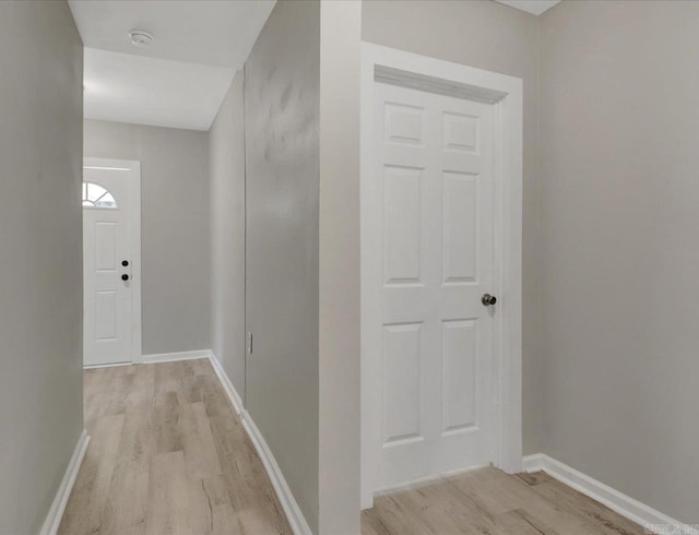 122 Kenwood St, Hot Springs, AR 71913 - hall with light wood-style floors and baseboards