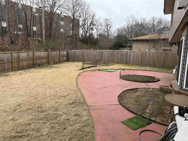 view of yard featuring a patio