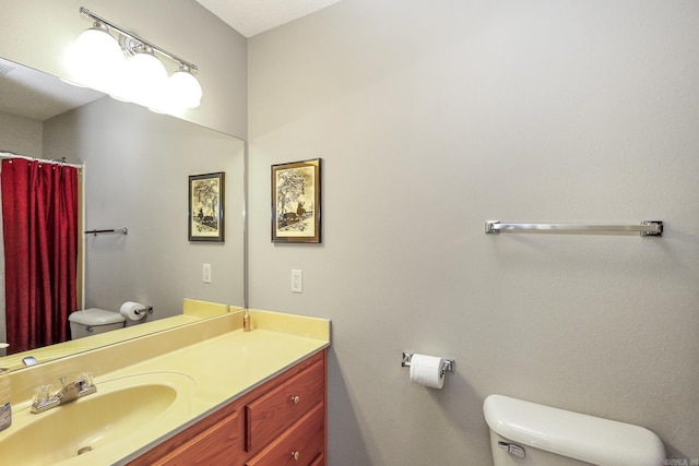 113 Deer View Cir, Hot Springs, AR 71913 - full bathroom featuring toilet, vanity, and a shower with curtain
