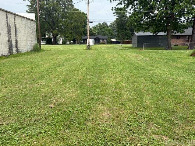 217 SE 3rd, England, AR 72046 - view of yard