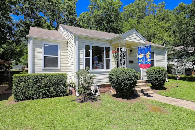 831 Jackman St, Benton, AR 72015 - bungalow featuring a front lawn