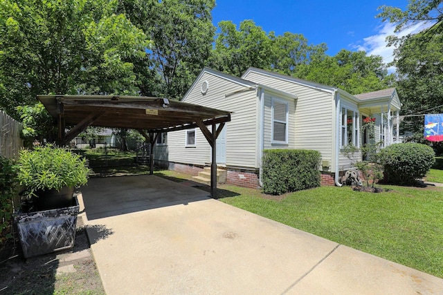 831 Jackman St, Benton, AR 72015 - view of side of home with driveway and crawl space