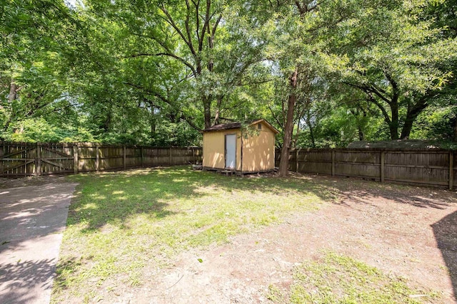 1411 Maple St, North Little Rock, AR 72114 - view of yard featuring view of scattered trees