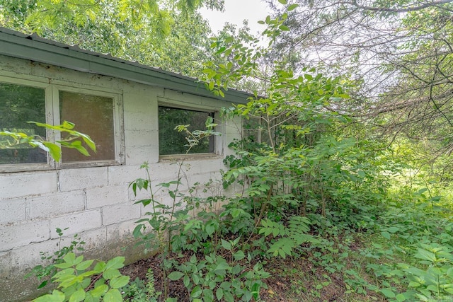 1788 Weatherstone Rd, Mammoth Spring, AR 72554 - exterior view of concrete block siding