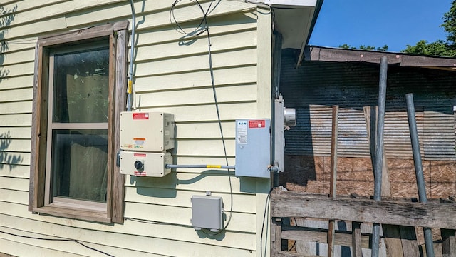 1407 Dill St, Newport, AR 72112 - view of side of property