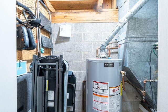 1244 N Scenic Dr, Heber Springs, AR 72543 - utilities with gas water heater
