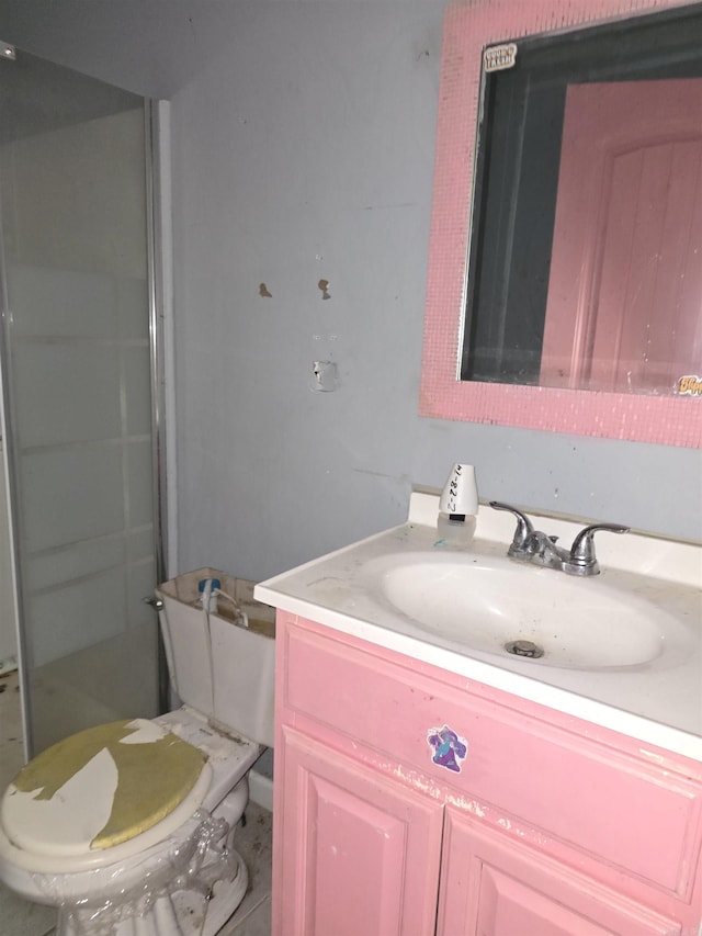 302 SW Broad St, Hoxie, AR 72433 - full bath with vanity, toilet, and a shower