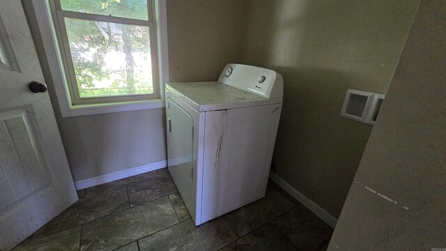 302 SW Broad St, Hoxie, AR 72433 - laundry area with washer / dryer and baseboards