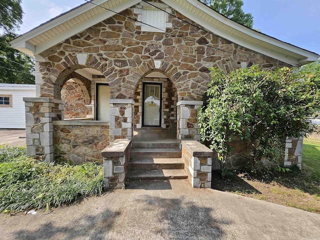 1421 W 25th St, North Little Rock, AR 72114 - view of front of property featuring stone siding