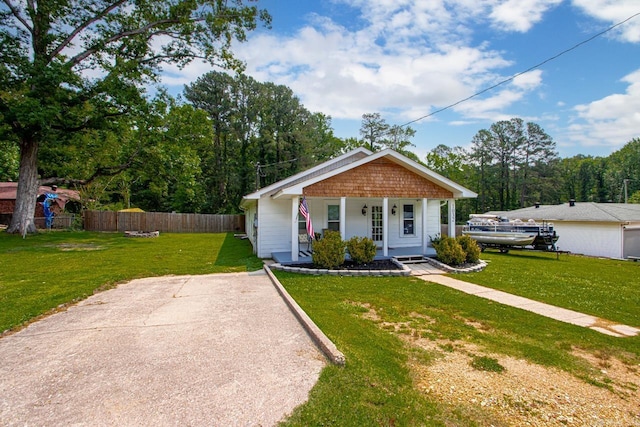 1032 Virginia Ave, Bauxite, AR 72011 - bungalow-style house featuring a porch
