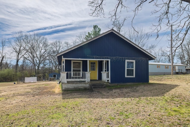 313 W Miller St, Gurdon, AR 71743 - bungalow-style house featuring covered porch