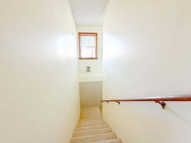1908 Honeysuckle Dr, Mountain Home, AR 72653 - view of stairs