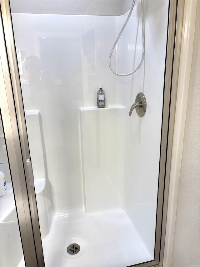 135 Meadow Dr, Beebe, AR 72012 - bathroom featuring a shower stall
