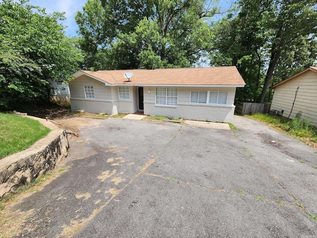 8 W Windsor Dr, Little Rock, AR 72209 - single story home with brick siding