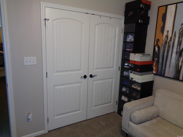 21 Sanibel Cv, Little Rock, AR 72210 - sitting room with carpet floors