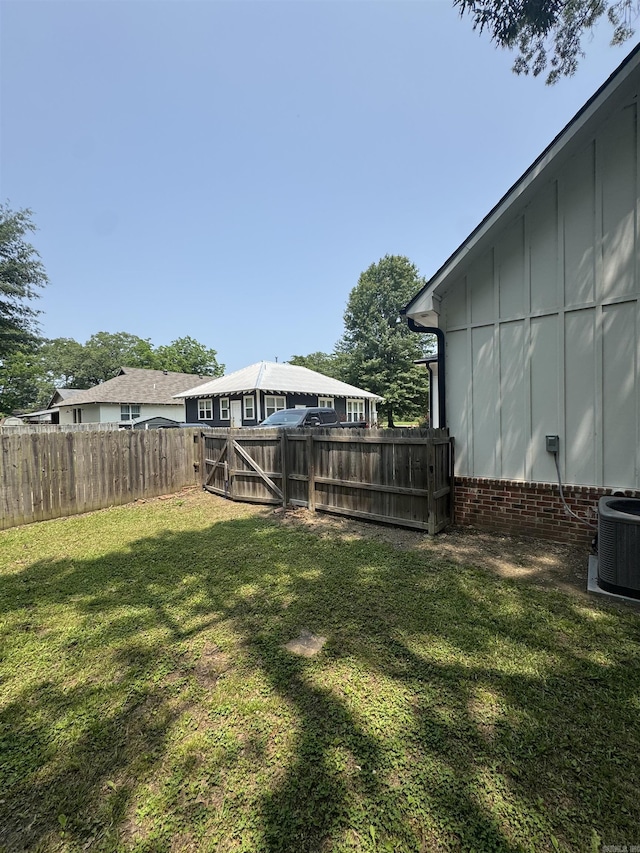 1927 College Ave, Conway, AR 72034 - view of yard featuring central AC