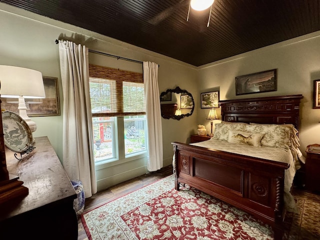 2645 Jumbo Rd, Melbourne, AR 72556 - bedroom with wood finished floors and ceiling fan