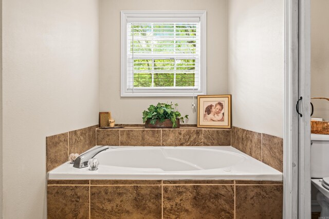 206 Brown, Hot Springs, AR 71913 - bathroom with a garden tub and toilet
