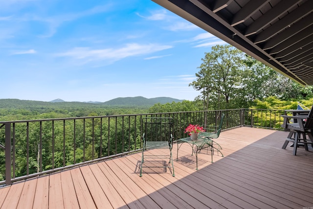 4501 Ridgefield Ln, Little Rock, AR 72223 - wooden terrace with a mountain view
