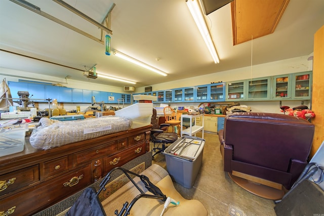 505 E Tri Lks, Horseshoe Bend, AR 72512 - garage featuring a garage door opener